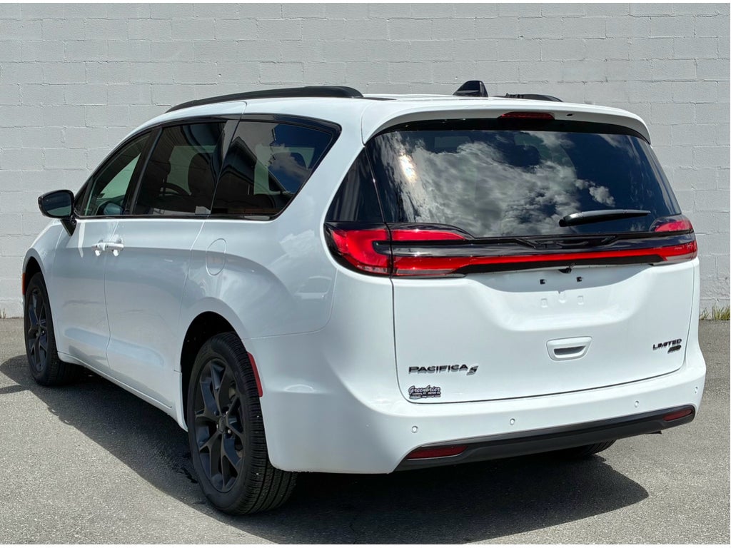 2027 Chrysler Pacifica LIMITED AWD