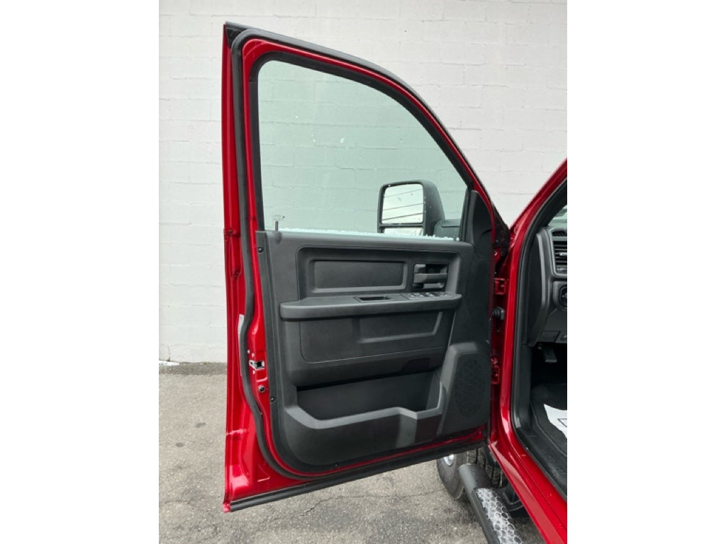 2026 RAM Ram 3500 RAM 3500 TRADESMAN CREW CAB 4X4 6'4' BOX