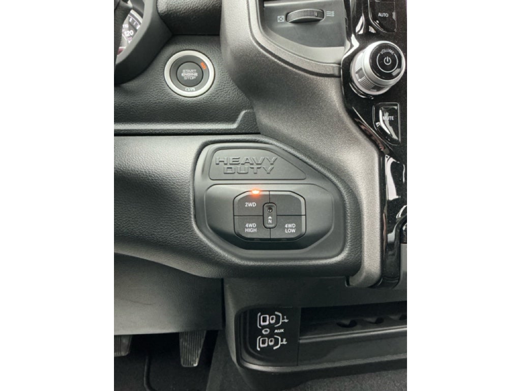 2026 RAM Ram 3500 RAM 3500 TRADESMAN CREW CAB 4X4 6'4' BOX