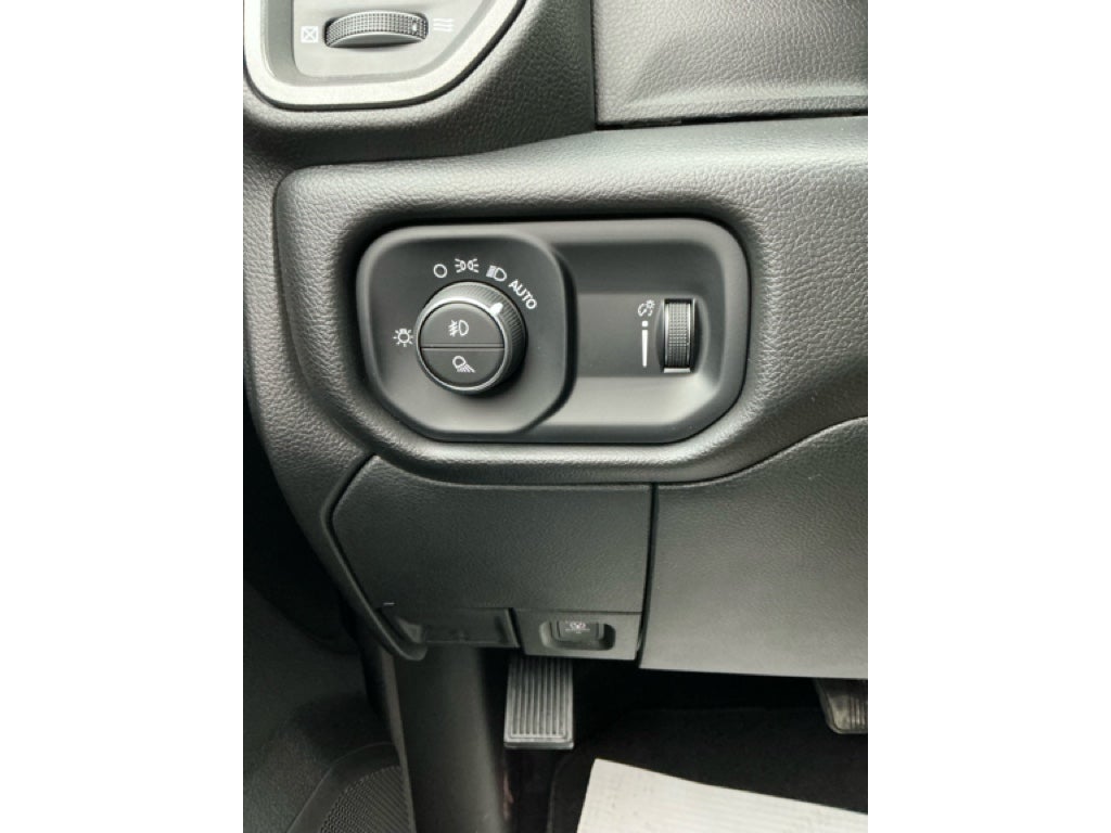 2026 RAM Ram 3500 RAM 3500 TRADESMAN CREW CAB 4X4 6'4' BOX