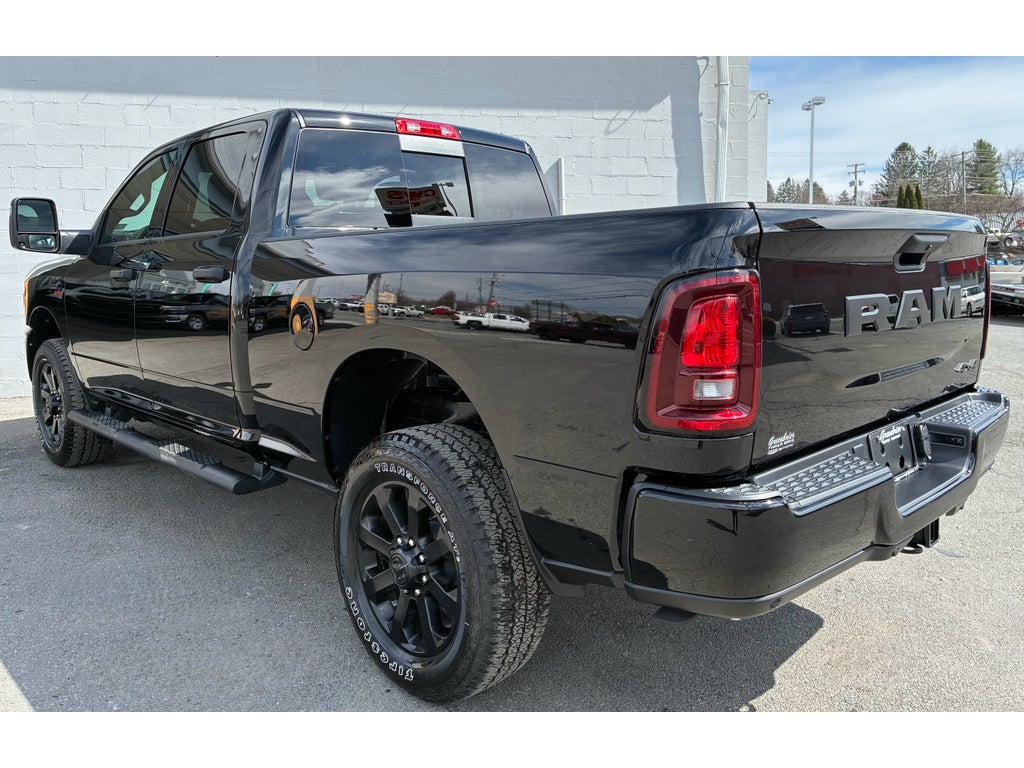 2026 RAM Ram 2500 RAM 2500 BLACK EXPRESS CREW CAB 4X4 6'4' BOX