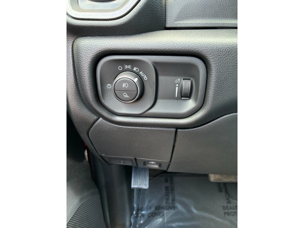 2026 RAM Ram 2500 RAM 2500 BLACK EXPRESS CREW CAB 4X4 6'4' BOX