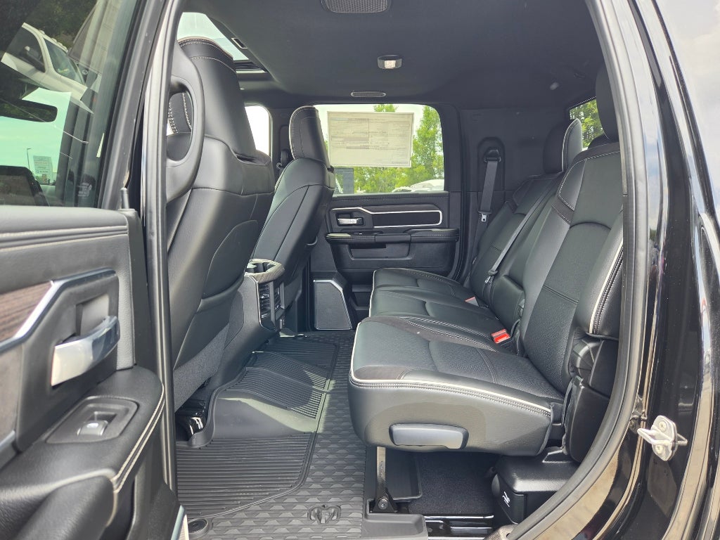 2026 RAM Ram 3500 RAM LARAMIE MEGA CAB 4X4 6'4' BOX