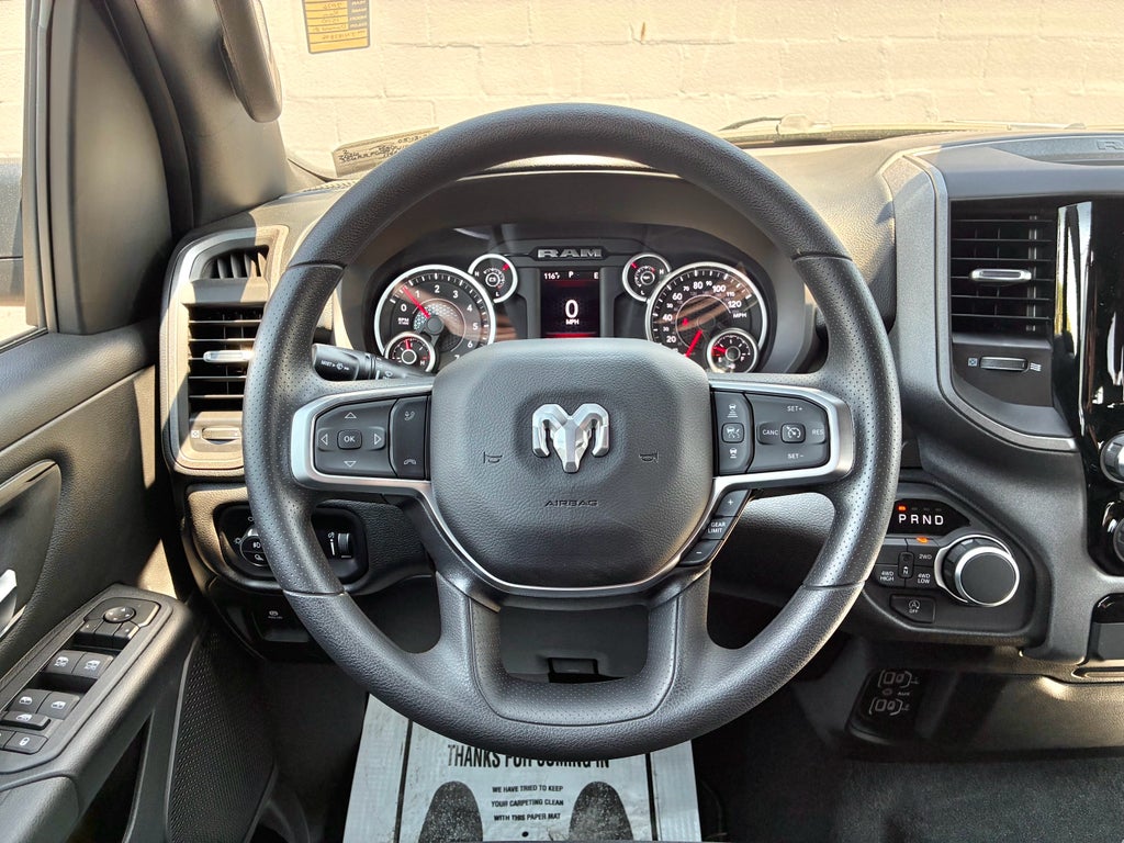 2026 RAM Ram 1500 EXPRESS CREW CAB 4X4 5'7' BOX