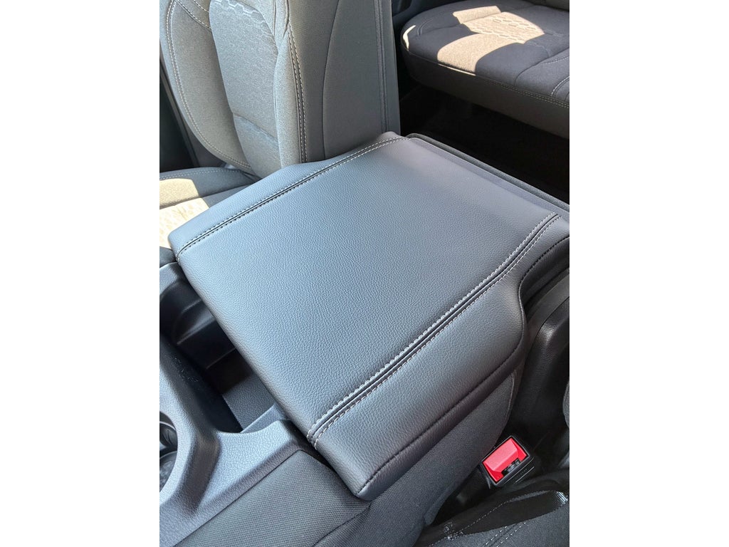 2026 RAM Ram 1500 EXPRESS CREW CAB 4X4 5'7' BOX