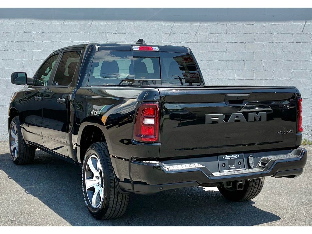 2026 RAM Ram 1500 EXPRESS CREW CAB 4X4 5'7' BOX