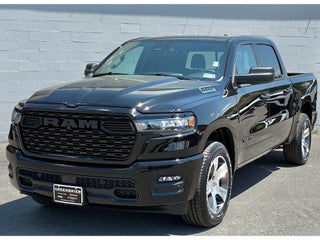 2026 RAM Ram 1500 EXPRESS CREW CAB 4X4 5'7' BOX
