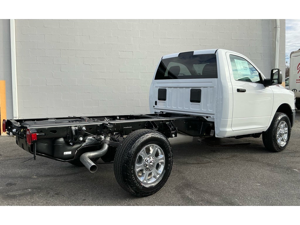 2026 RAM Ram 3500 Chassis Cab RAM 3500 TRADESMAN CHASSIS REGULAR CAB 4X4 60' CA