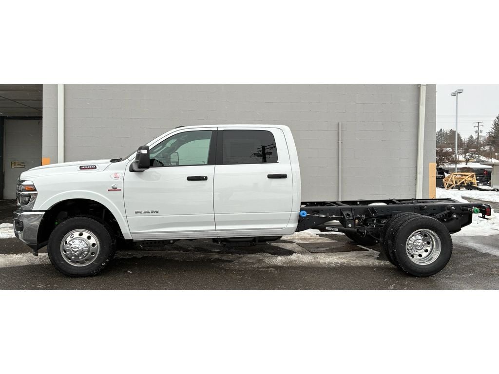 2026 RAM Ram 3500 Chassis Cab RAM 3500 BIG HORN CREW CAB CHASSIS 4X4 60' CA