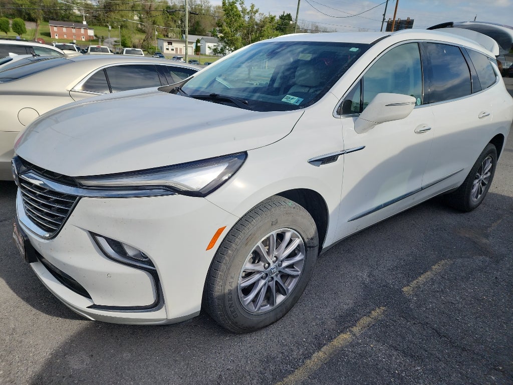2023 Buick Enclave Essence AWD's photo
