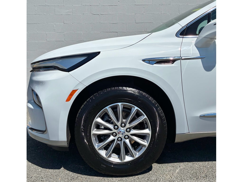 2023 Buick Enclave Essence AWD