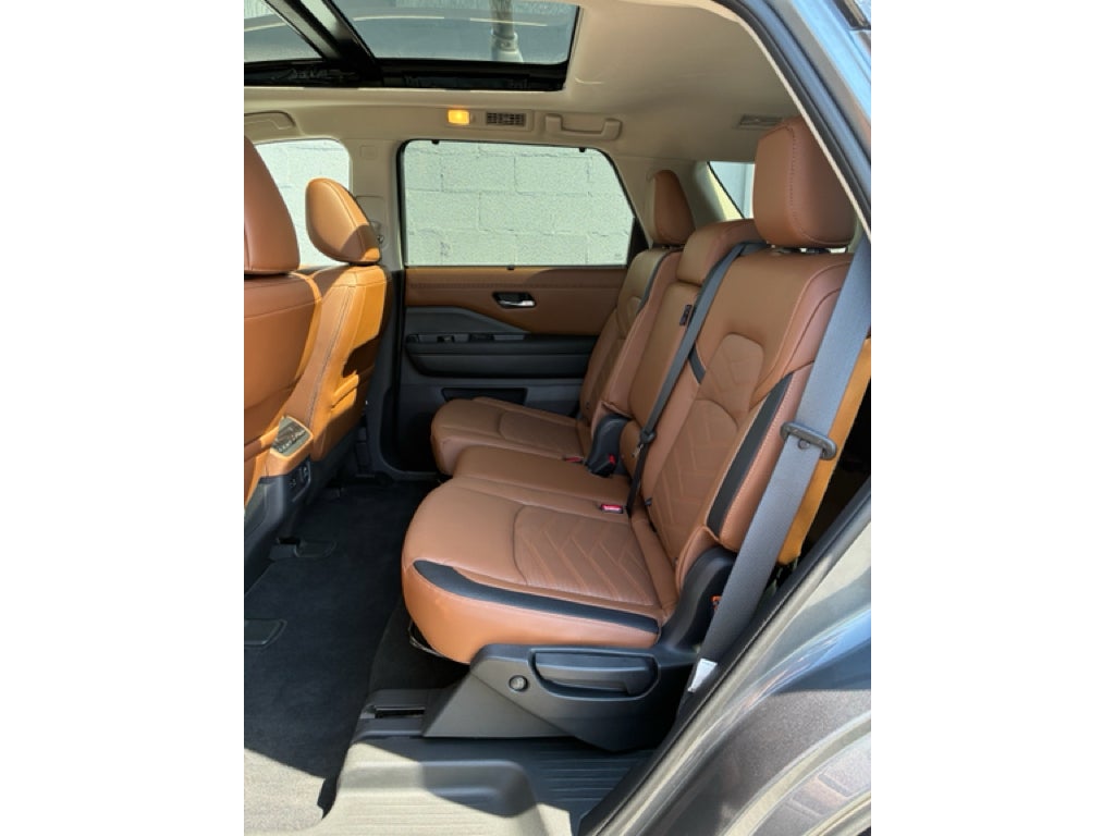 2023 Nissan Pathfinder Platinum 4WD