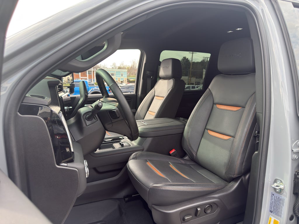 2025 GMC Sierra AT4