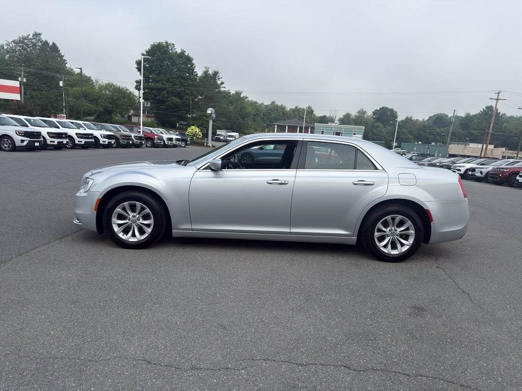 2021 Chrysler 300 Touring