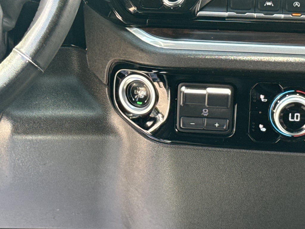 2025 GMC Sierra SLT