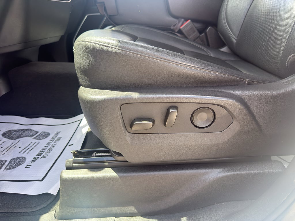 2025 GMC Sierra SLT