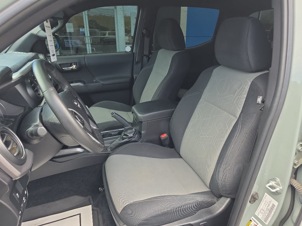 2022 Toyota Tacoma 4WD SR