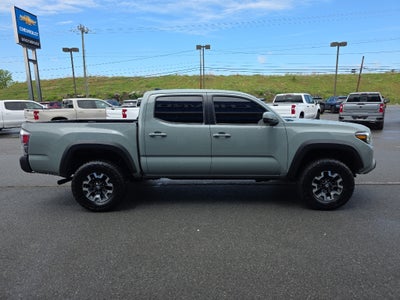 2022 Toyota Tacoma 4WD SR
