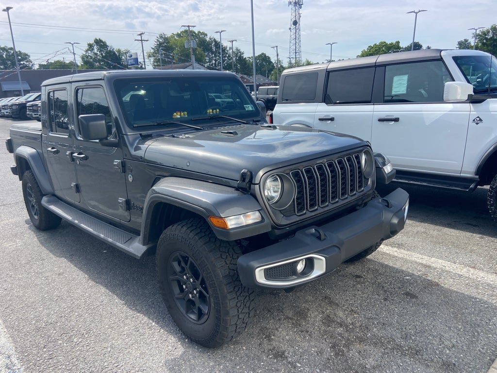 2025 Jeep Gladiator High Tide