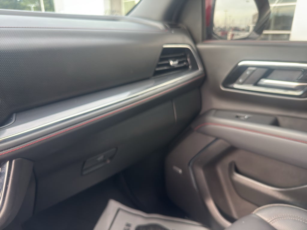 2025 Chevrolet Suburban RST