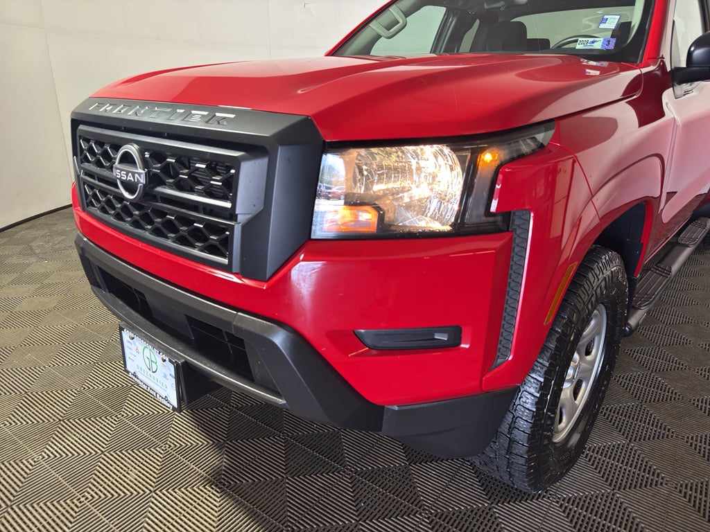 2022 Nissan Frontier S