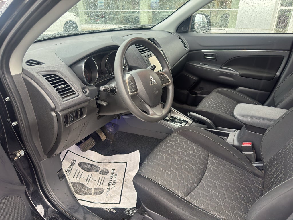 2023 Mitsubishi Outlander Sport ES