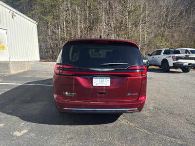 2023 Chrysler Pacifica Hybrid Limited